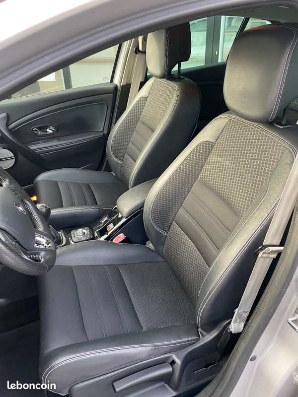 Renault Megane III Berline 5 ptes. 1.2i 130 ch Bose Edition (image 7)