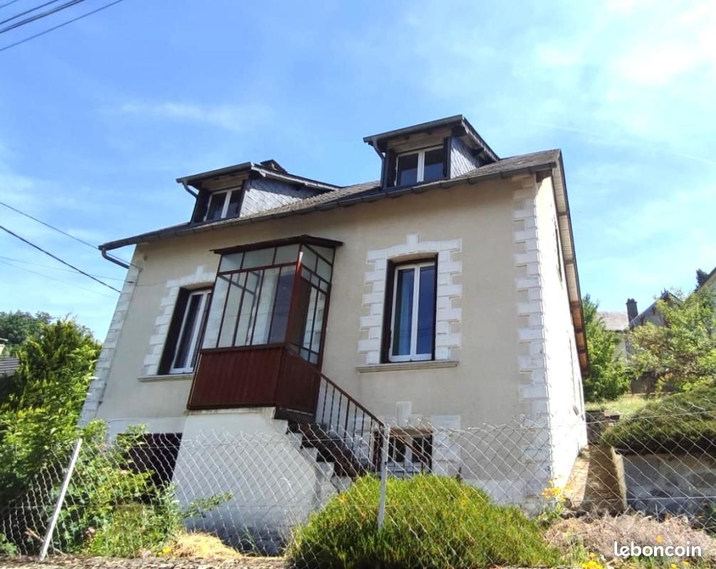Maison 8 pièces 132 m² · à Ussel · 132 m² · 134 000 €