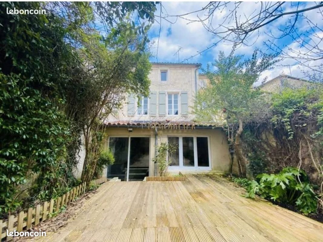 Maison 5 pièces 194 m² · à Châteauneuf-sur-Charente · 194 m² · 240 000 €