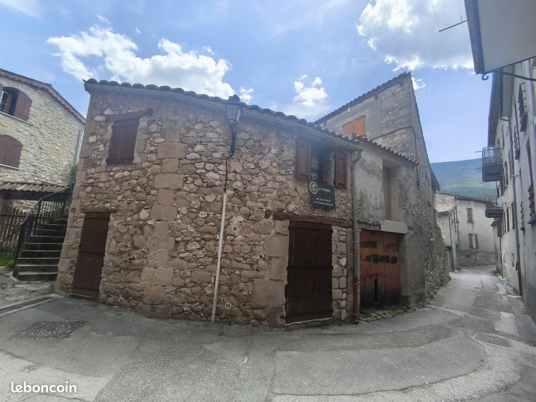 Maison 3 pièces 49 m² · à Annot · 49 m² · 71 500 €