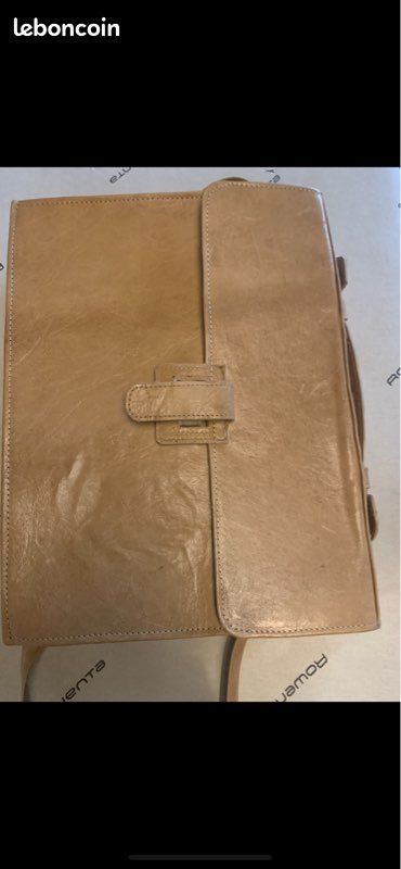 Sac de voyage et sacoche fait mains vrai cuir (image 1)