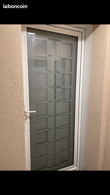 Porte, porte de garage et fenêtre (image 1)