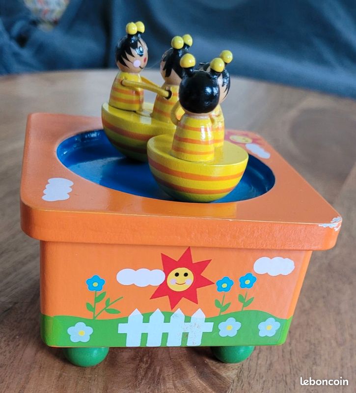 Boîte à musique en bois (image 2)