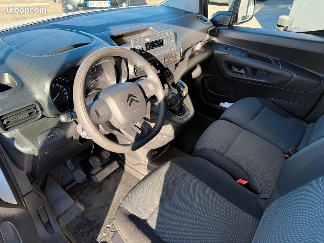 11 658 ht citroen berlingo van xl long 950kg bluehdi 100 s&s bvm5 club. 56 000kms. 1ere main (image 11)