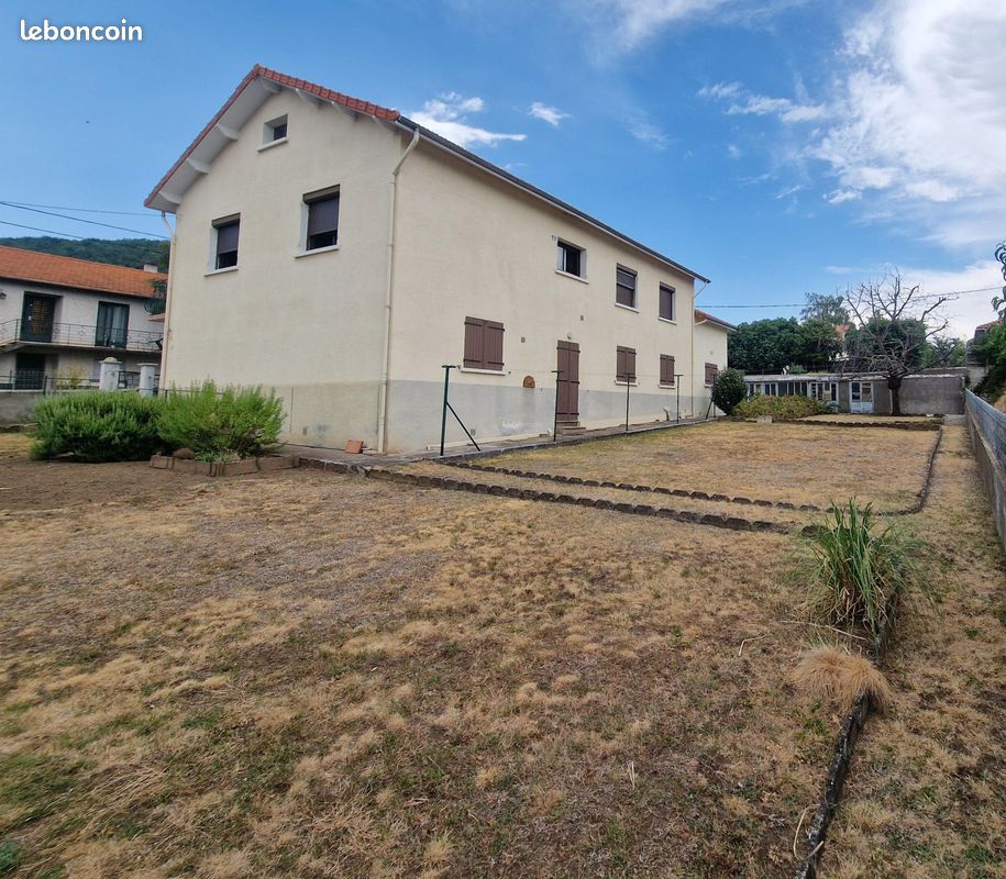 Maison 6 pièces 138 m² · à Volvic · 138 m² · 330 000 €