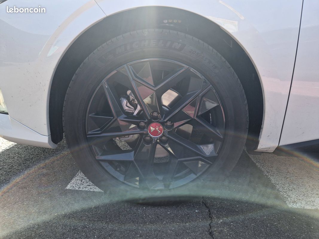 DS DS4 PureTech 130 EAT8 Performance Line+ (image 16)