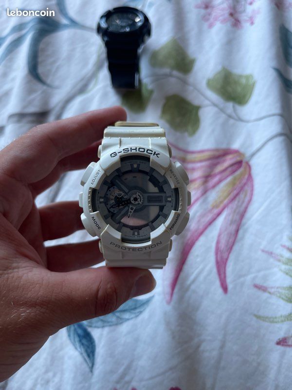 Casio G-Shock Blanc et Noir (image 2)