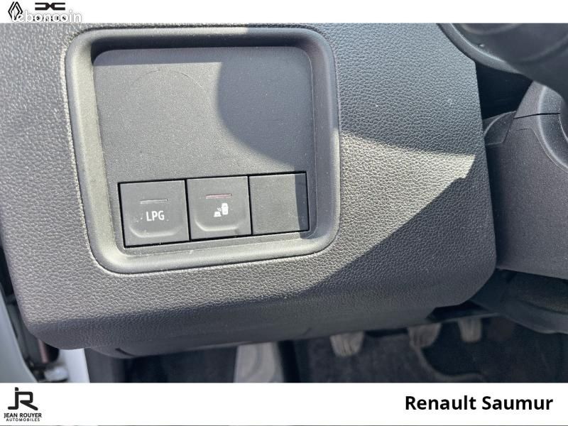 Dacia Duster 1.0 ECO-G 100ch Journey 4x2 (image 18)
