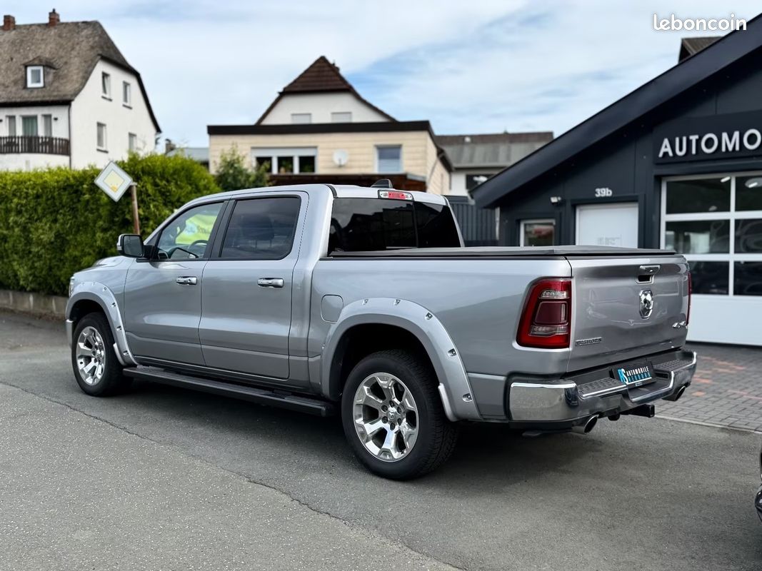 Dodge RAM 1500 Big Horn 5.7 HEMI 401 ch 4x4 – Uconnect – Caméras AV/AR – Attelage (image 6)