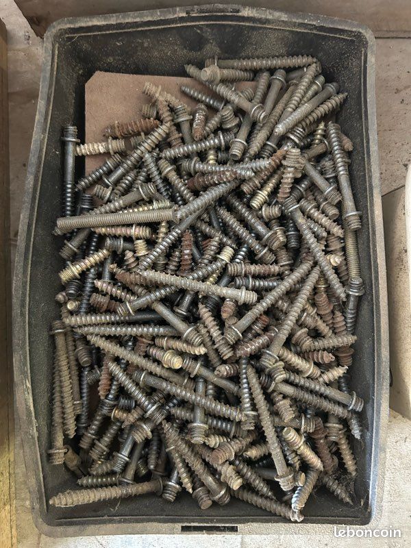 Lot de colliers et pattes à vis bois (image 11)