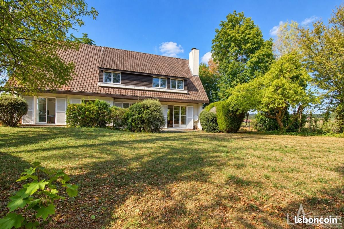 Maison 8 pièces 224 m² · à Saint-Nom-la-Bretèche · 224 m² · 660 000 €