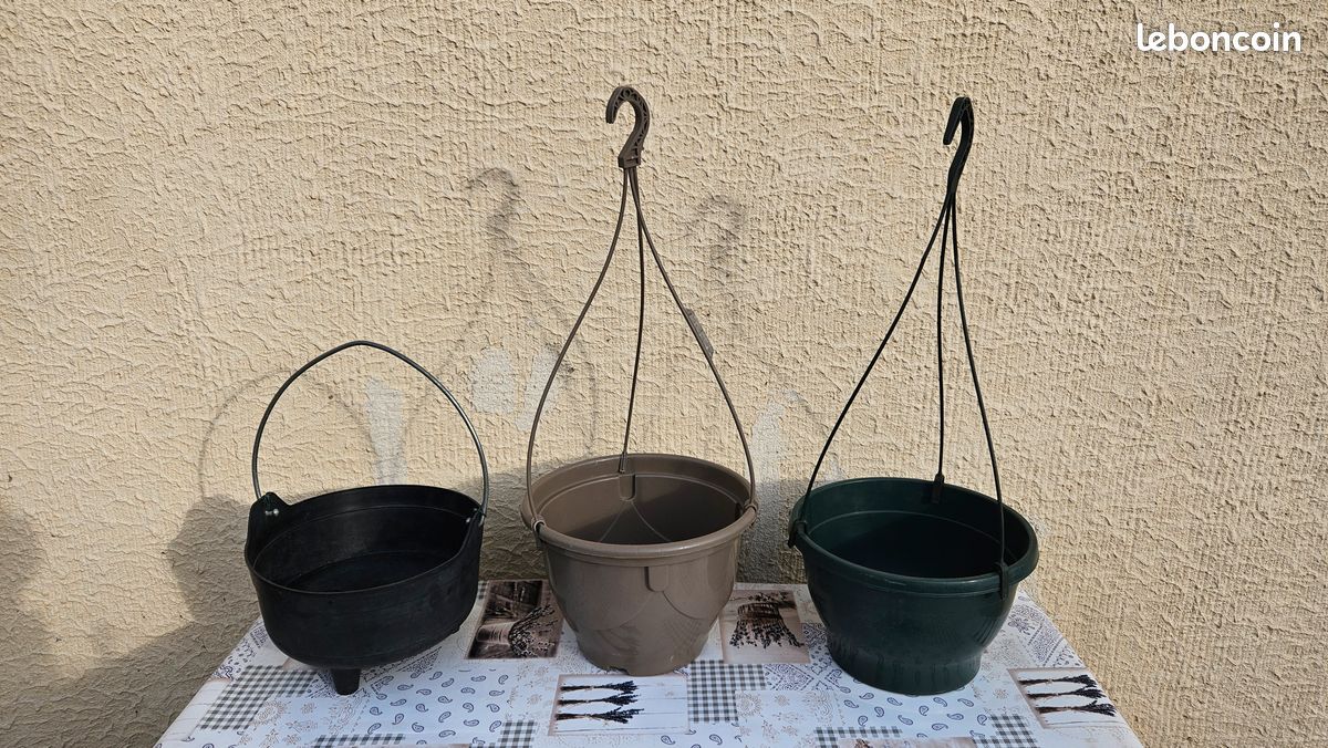 3 pots à suspendre avec attaches, Neufs …lot44 (image 1)