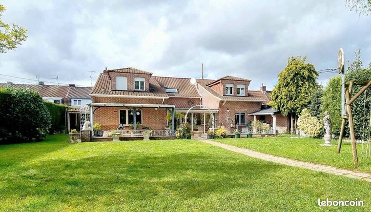 Villa 6 pièces 180 m²