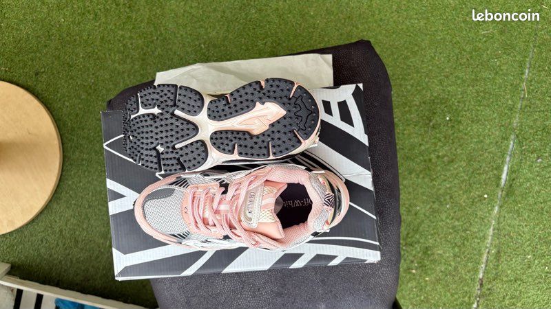 Off white (image 7)