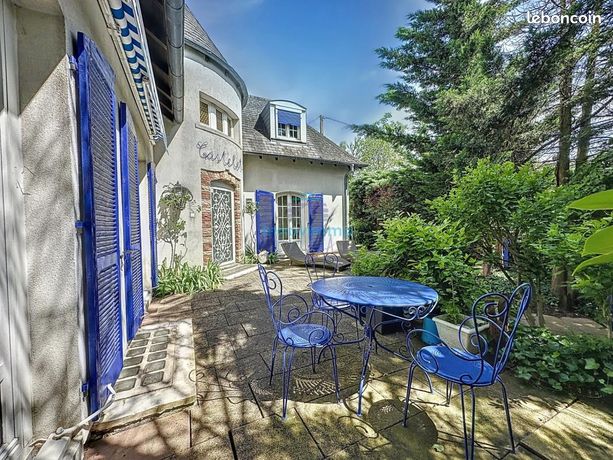 Maison 6 pièces 325 m²