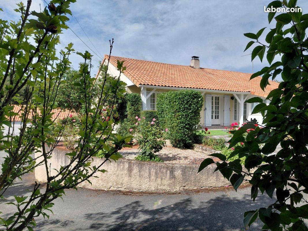 Maison 8 pièces 138 m² · à Poitiers · 138 m² · 329 000 €
