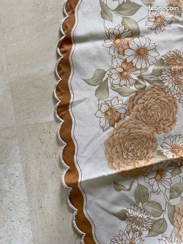 Nappe vintage en crochet Blanc cassé 76,2 cm à 304,8 cm