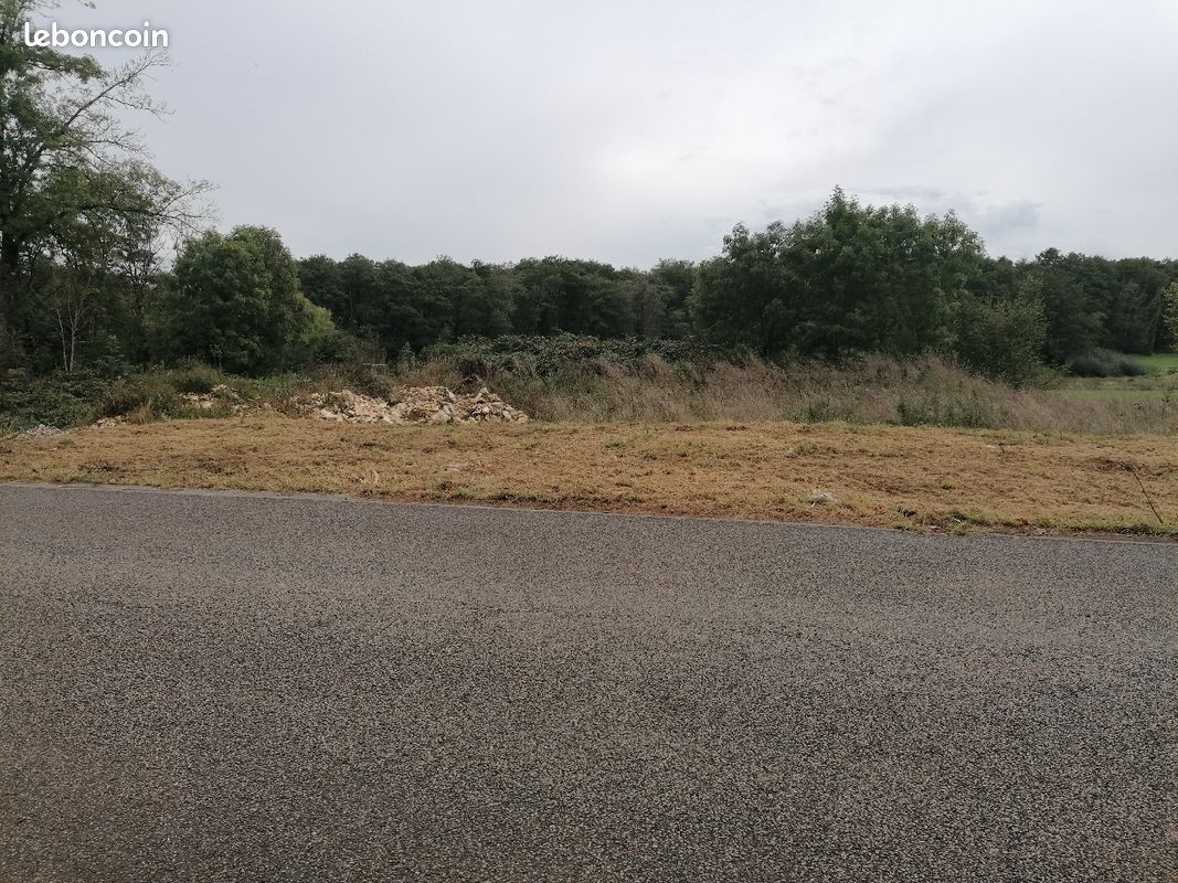 Terrain constructible · à Héricourt · 48 000 €
