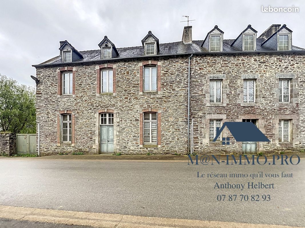 Maison 10 pièces 284 m² · à Uzel · 284 m² · 70 900 €