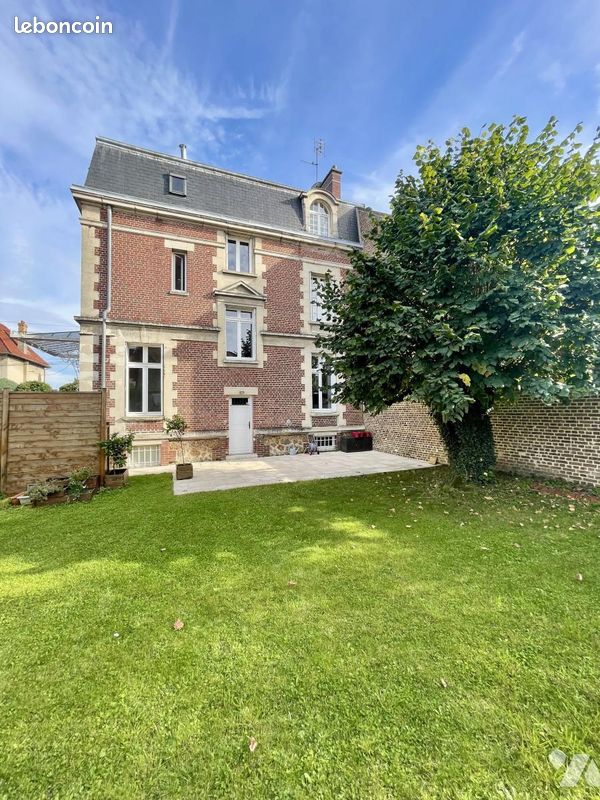 Maison 8 pièces 194 m² (image 1)