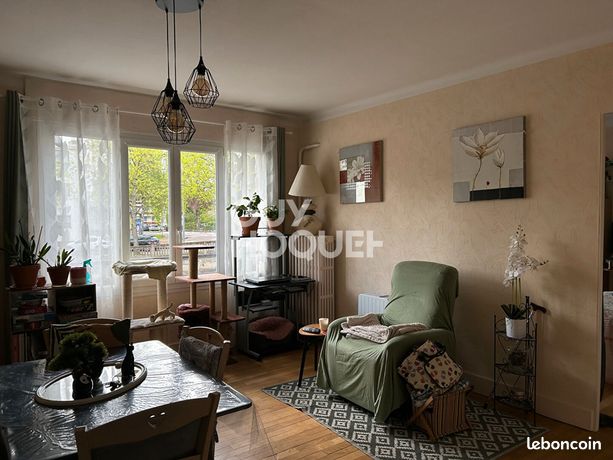 https://img.leboncoin.fr/api/v1/lbcpb1/images/ca/f1/64/caf16405fe1b2f25fca8b16eb7d4863ab5eba590.jpg?rule=ad-image