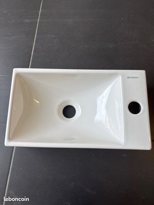 Lave main d’angle neuf (image 1)