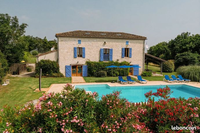 Maison 10 pièces 300 m²