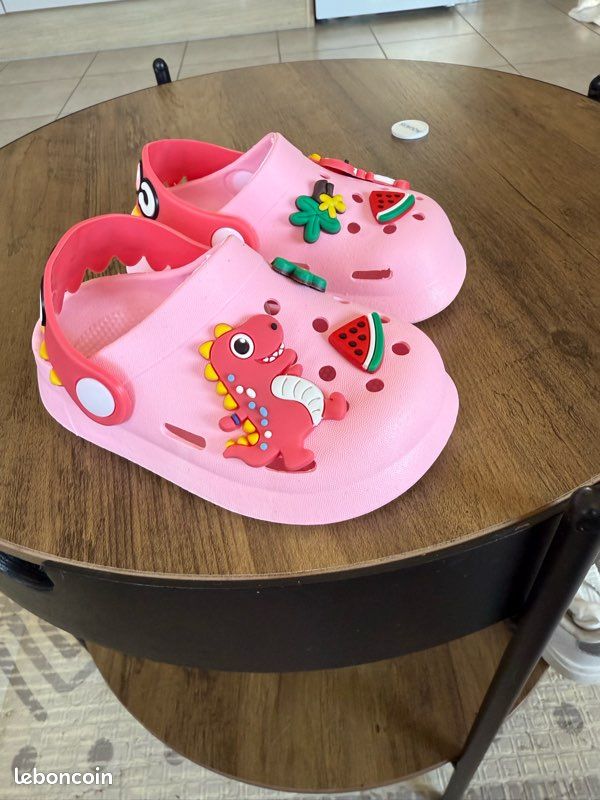 Lot De 28 Jibbitz Pour Crocs Fille – Motifs Variés – Occasion