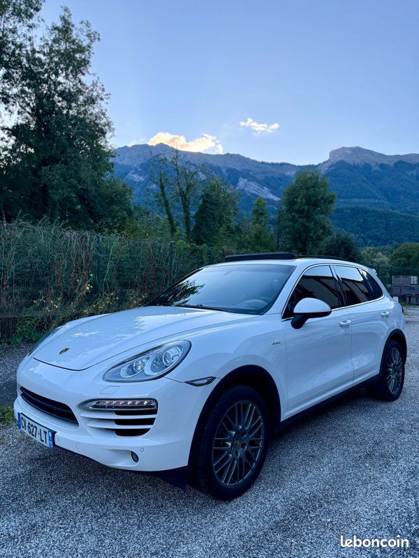PORSCHE Cayenne - 3.0 TDi DPF V6 24V Tiptronic S 245 cv Boîte auto (image 1)