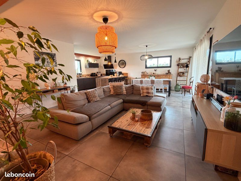 Maison 8 pièces 130 m² · à Dénat · 130 m² · 349 000 €