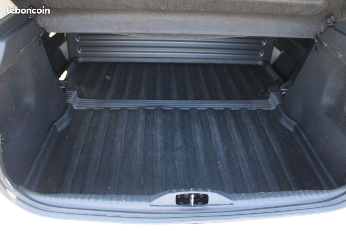 Citroen C3 III AFFAIRE 1L6 HDI 100 CV FEEL BUSINESS GPS 3D ATTELAGE RE USB BLUETOOTH RÉGULATEUR (image 8)