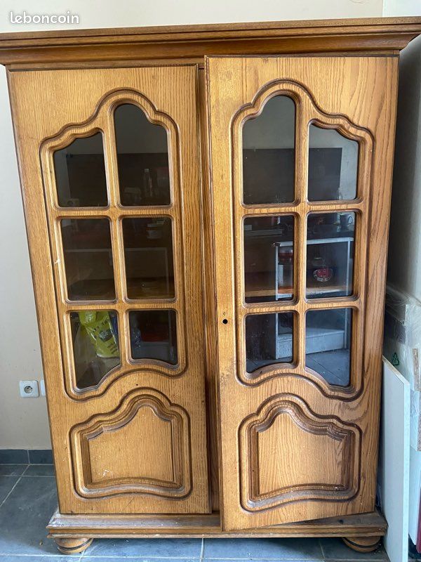 Armoire en bois (image 1)