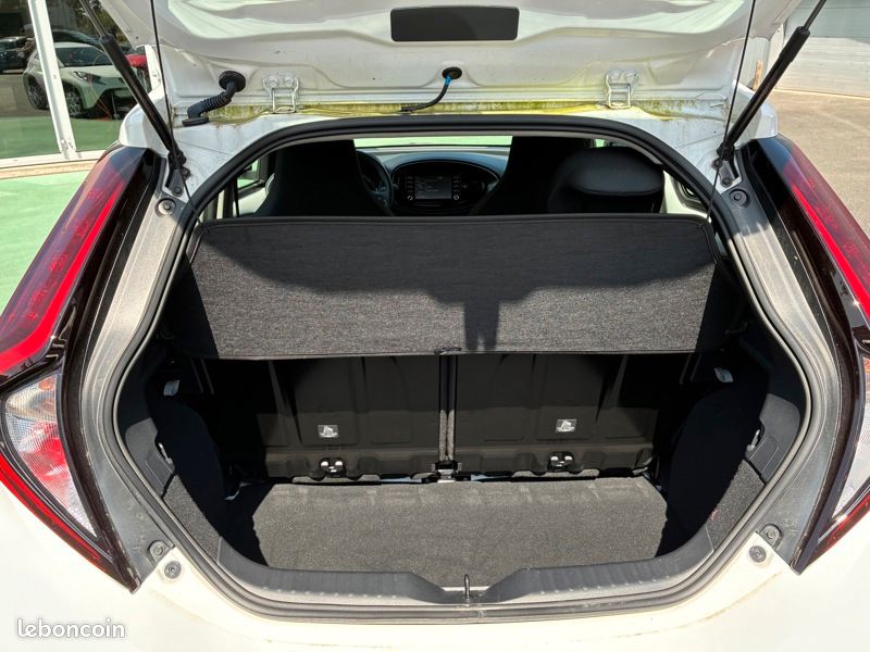Toyota aygo x 1.0 VVT-i 72 Dynamic (image 11)