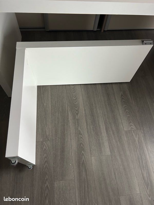 Bureau Malm IKEA Blanc tablette coulissante (image 2)