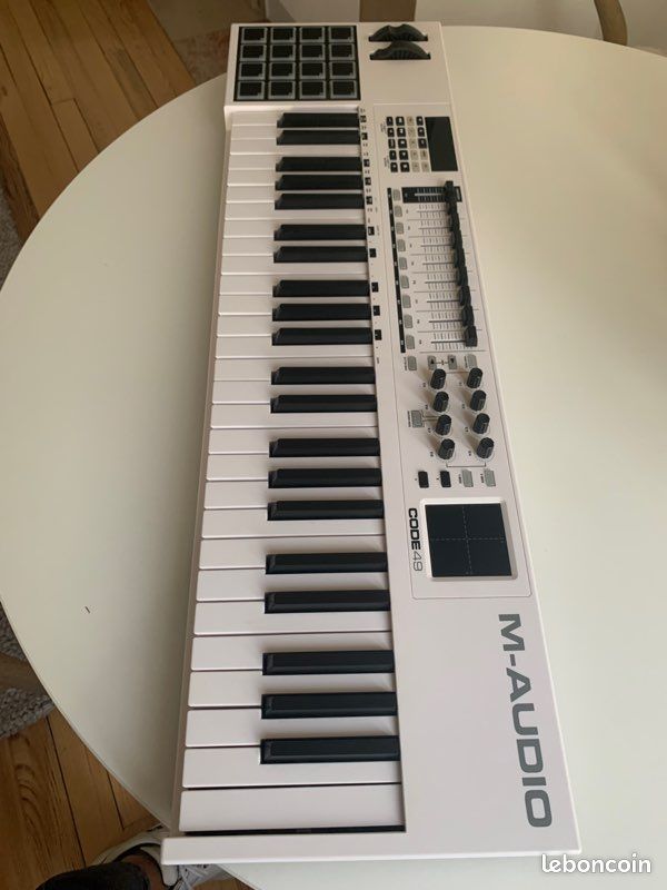 Clavier M-audio Code 49 (image 1)