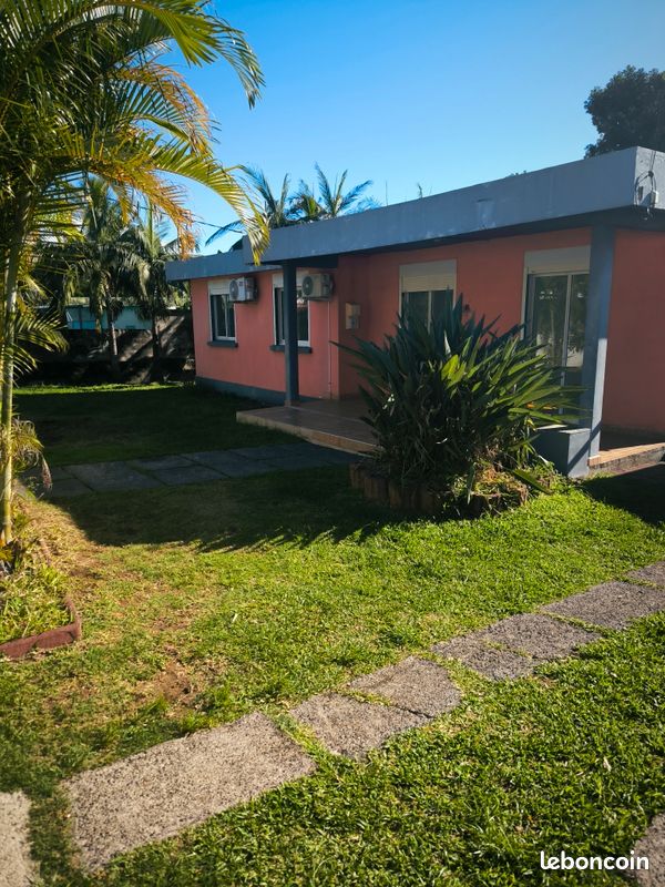 Maison 5 pièces 104 m² · à Sainte-Suzanne · 104 m² · 354 000 €