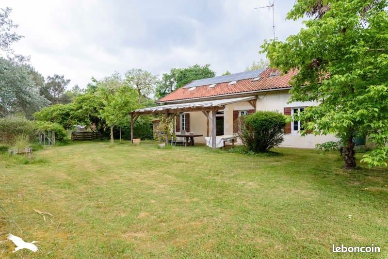 Maison 6 pièces 260 m² · à Roquefort · 260 m² · 265 500 €