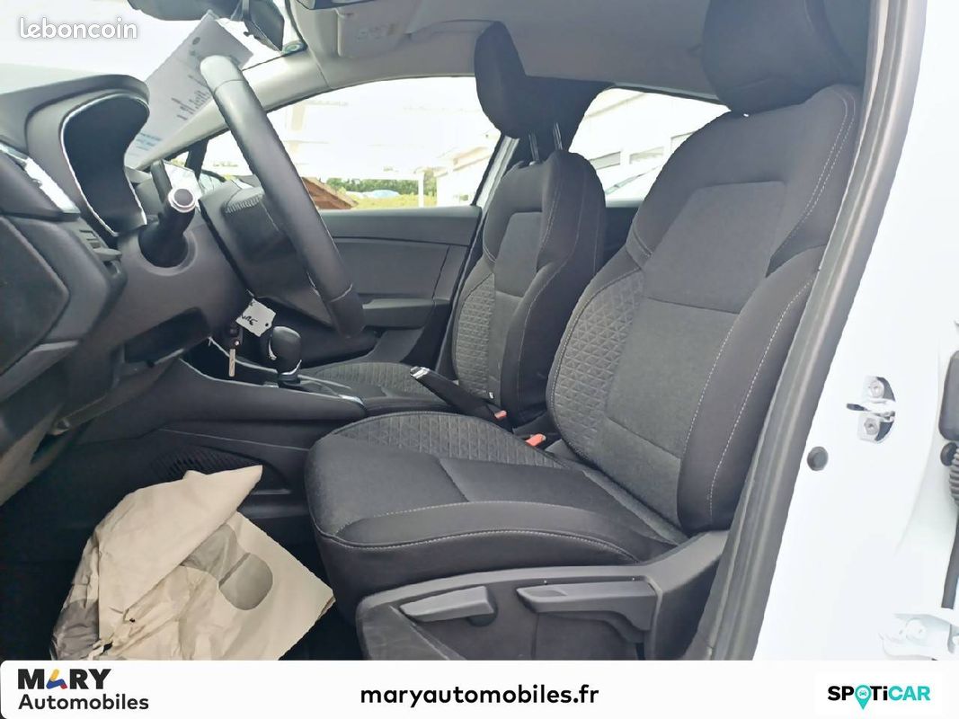 RENAULT Clio E-Tech 140 - 21 Business (image 10)