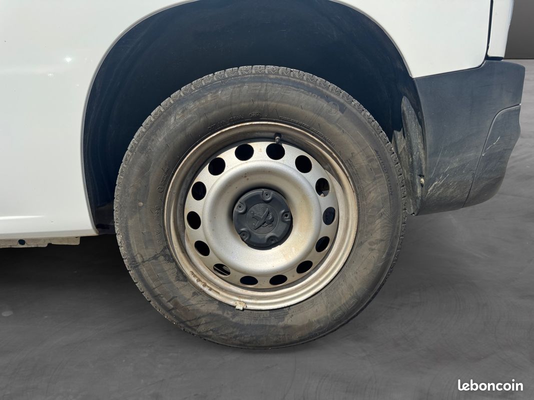 PEUGEOT PARTNER CAMIONNETTE/MONOSPACE STANDARD 1000KG 1.5 BLUE HDI 100 GRIP 100Ch Garantie 12 mois (image 19)