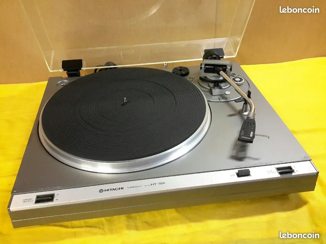 Platine vinyle Hitachi modèle HT 324 (image 1)