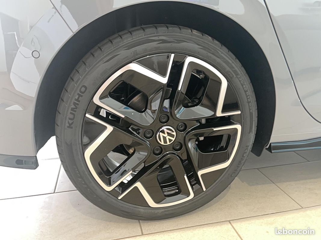 VOLKSWAGEN Golf 1.5 eTSI EVO2 150 DSG7 R-Line Edition (image 12)