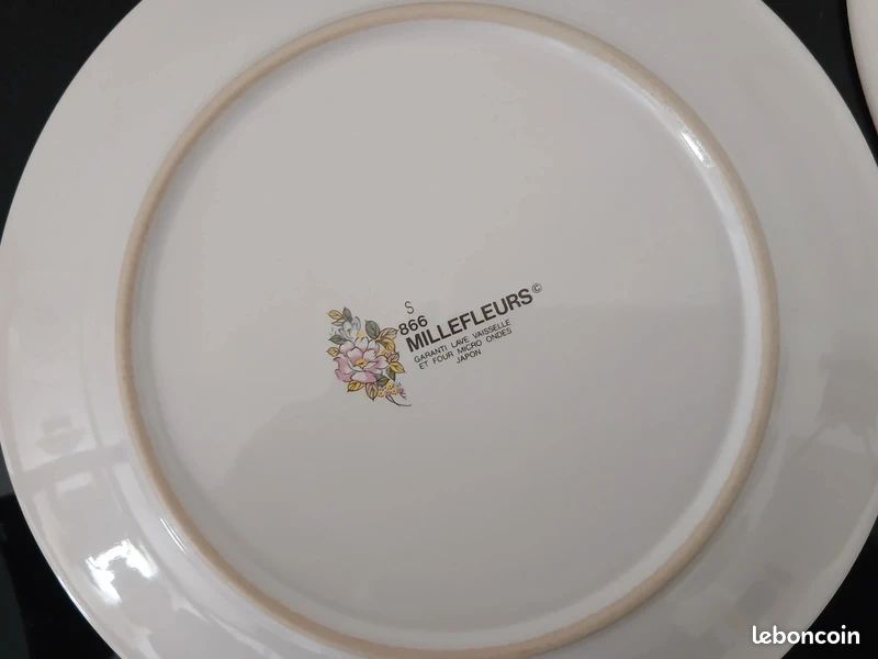 Lot de deux assiettes à fleurs "Millefleurs Japon" (image 12)