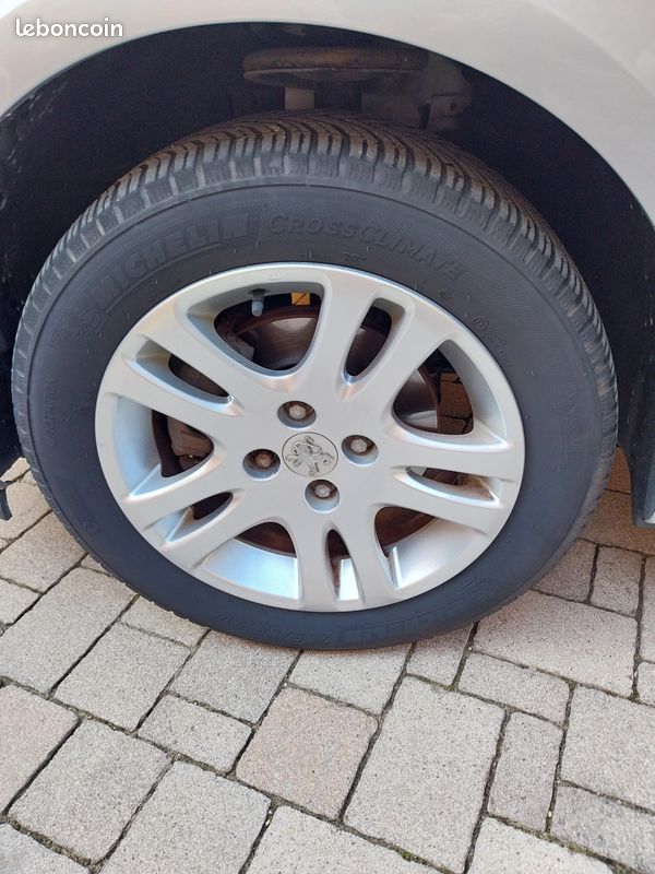 Peugeot 307 Break Quiksilver 1,6 16V 110 CV (image 4)