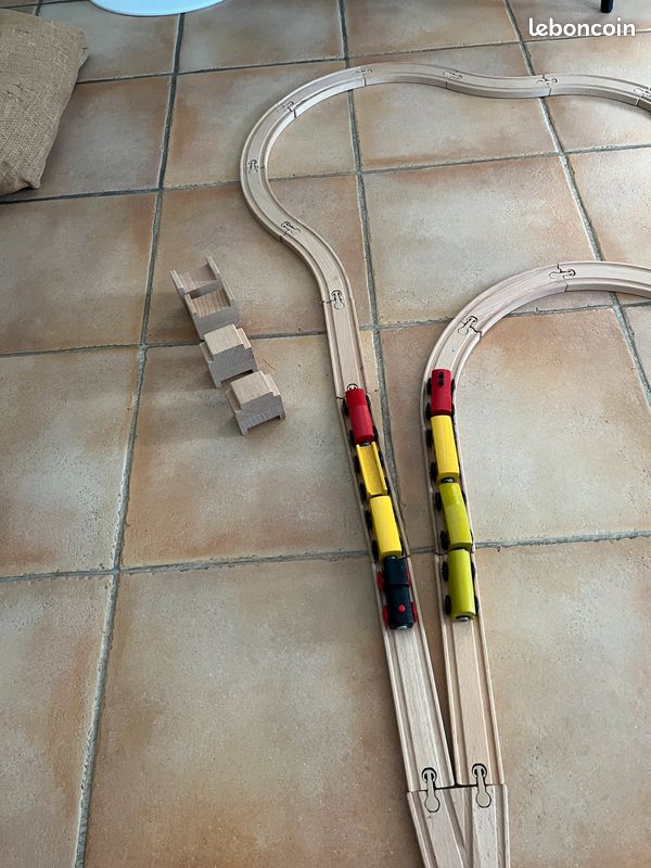 Train en bois ikea (image 1)