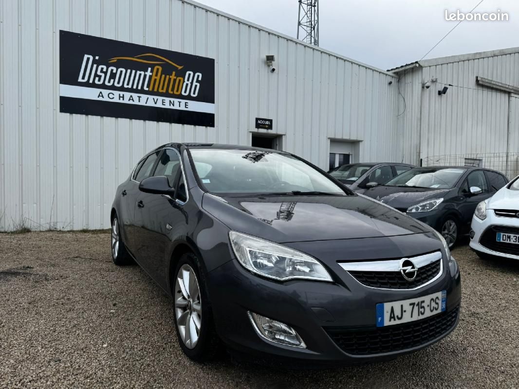 Opel Astra 1.7 CDTI 125 ch FAP Cosmo (image 1)