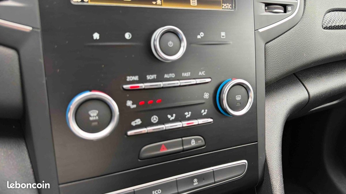 Renault MEGANE IV 1.5 BLUE DCI 95CH ZEN (image 20)