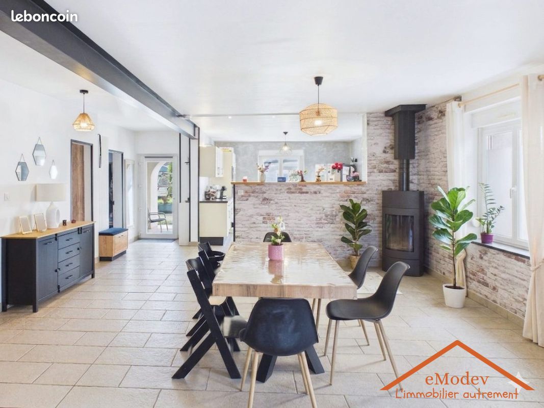 Maison 6 pièces 164 m² · à Docelles · 164 m² · 252 000 €