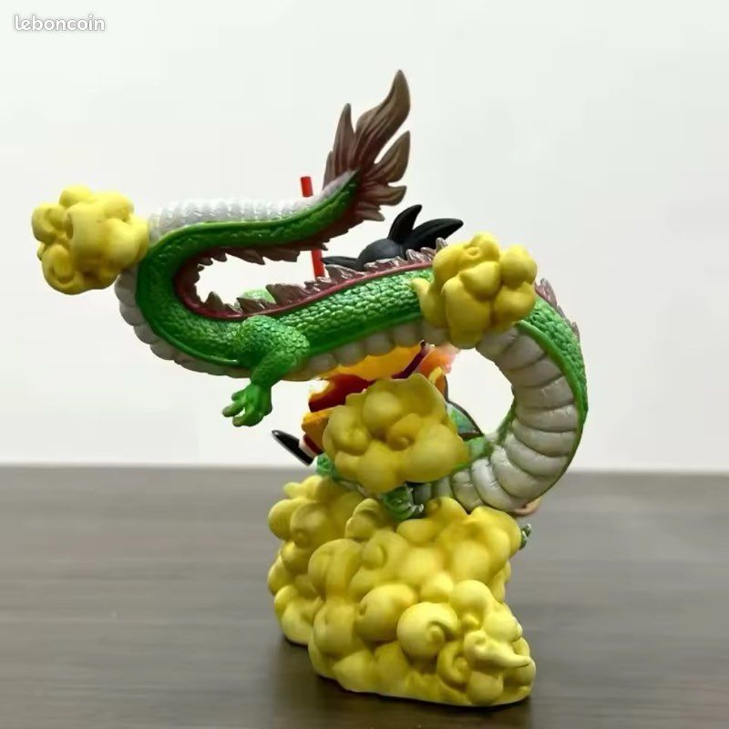 Figurine Dragon Ball GT Son Goku Adulte 20cm Avec Bâton Nuage Magique