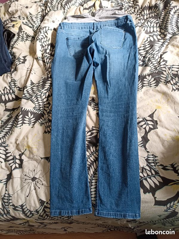 Lot 4 jeans maternité taille 46 (image 4)