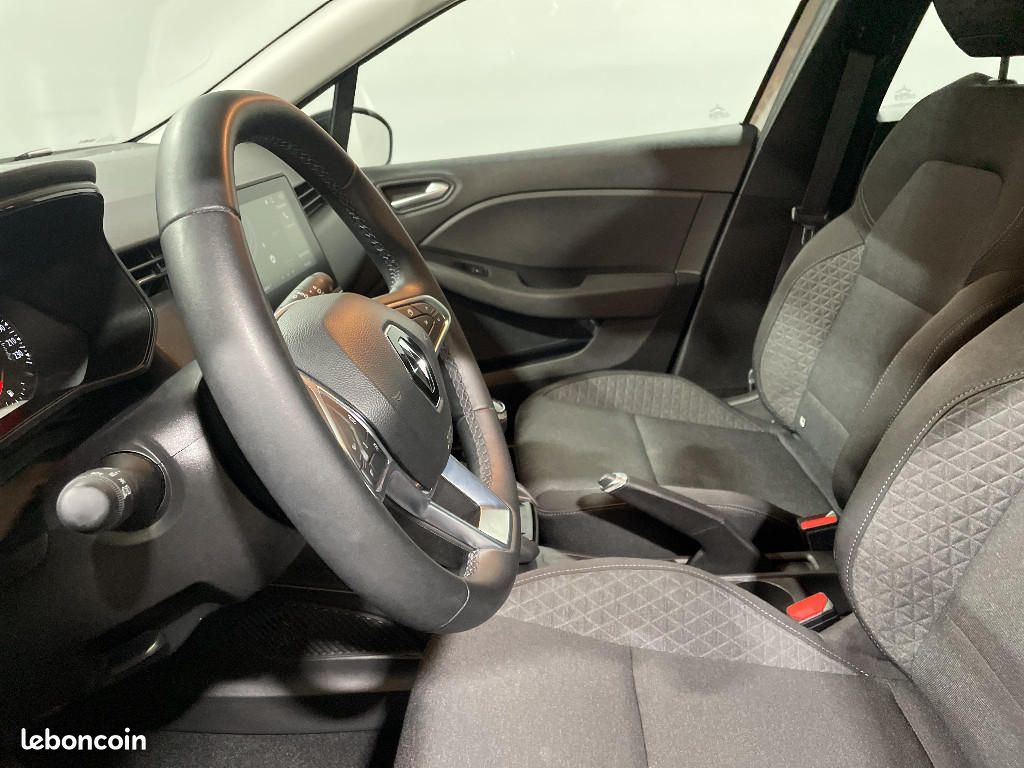 Renault Clio V TCe 90 Equilibre (image 18)